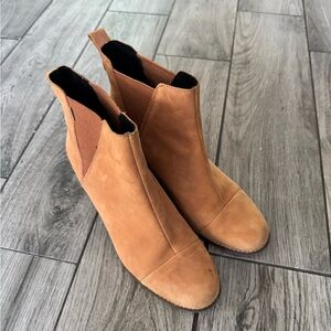 Toms Women's Tan Ankle Booties
